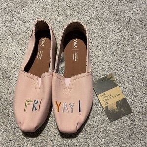 NWT TOMS Friyay limited edition 8.5